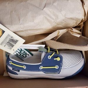 Brand new in box Merrell kids water loafer shoes